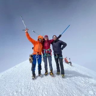 Alpinists arrived to the summit of Mont-Blanc